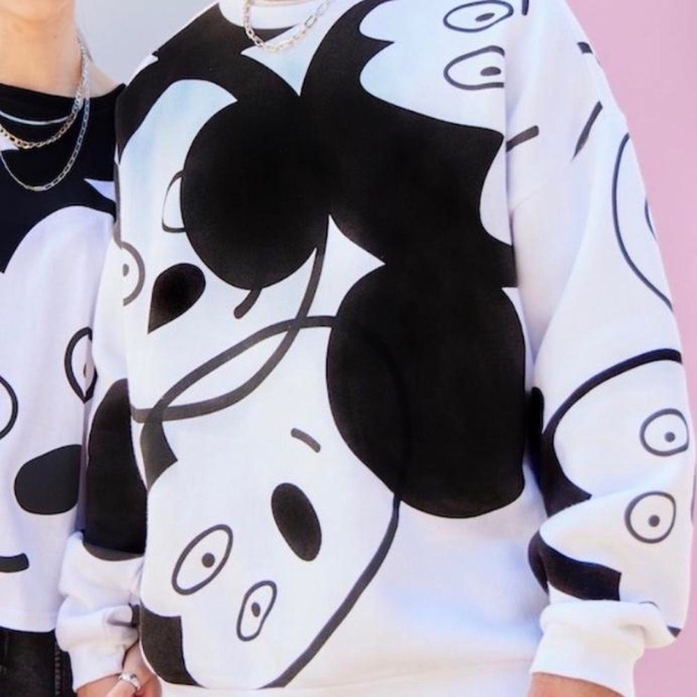 mickey mouse limited edition disney artist series crewneck